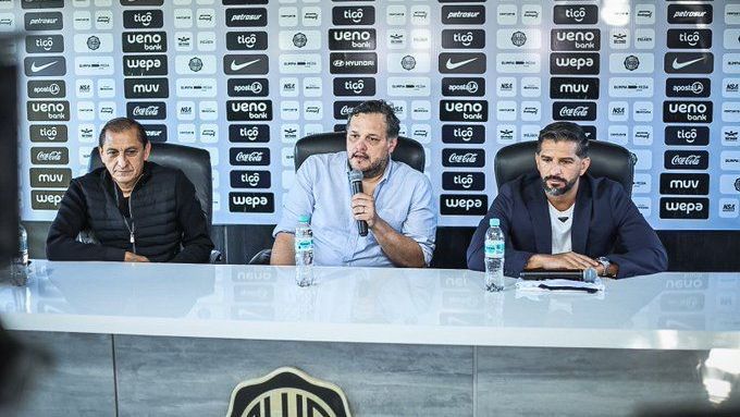 Ramón Díaz foi anunciado pelo Olimpia