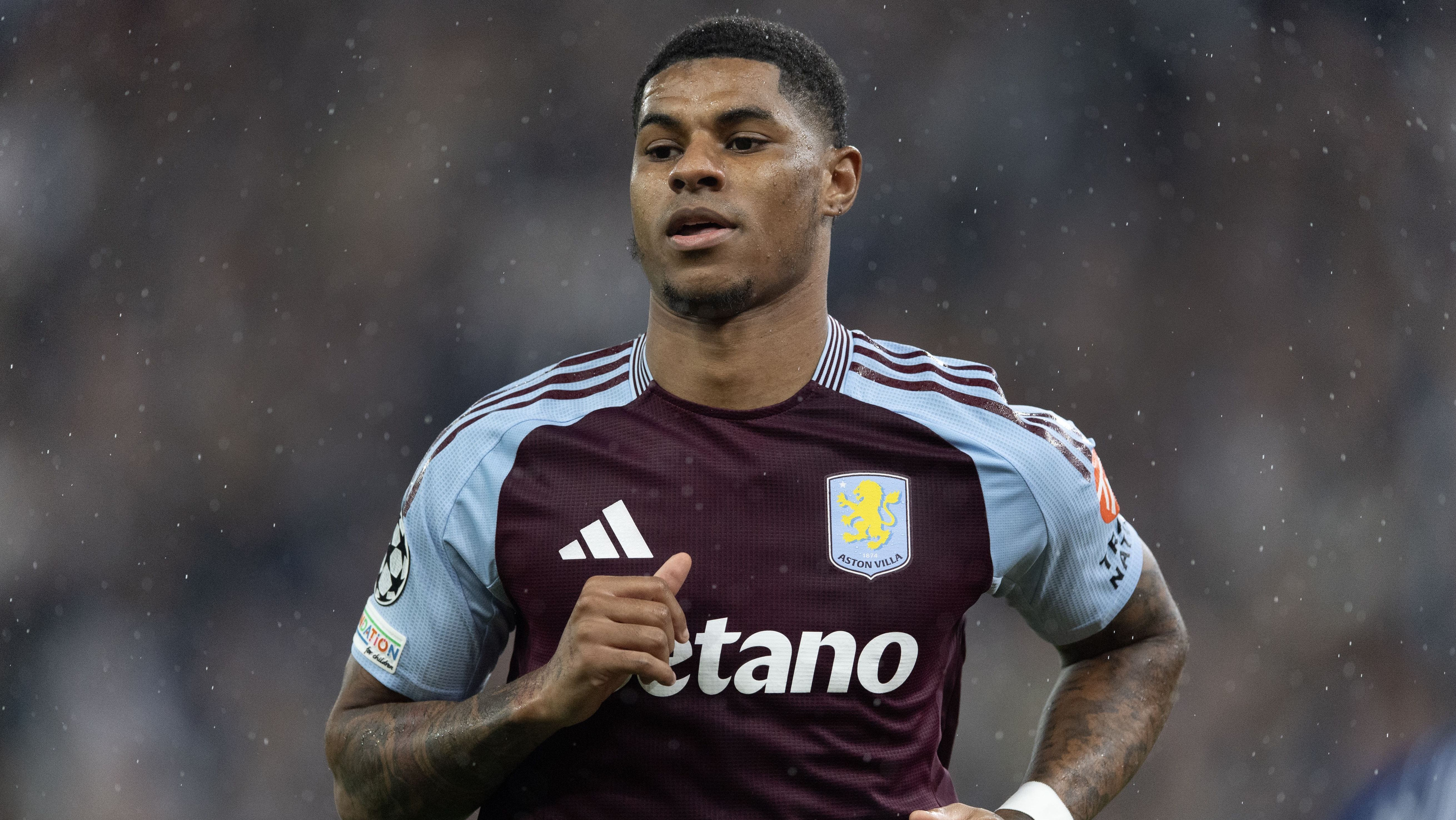 Rashford em jogo do Aston Villa