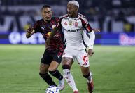 Wesley decide Bragantino x Flamengo, em jogo que pode marcar despedida