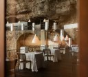 Conheça Grotta Palazzese, o restaurante mais famoso da Puglia, na Itália