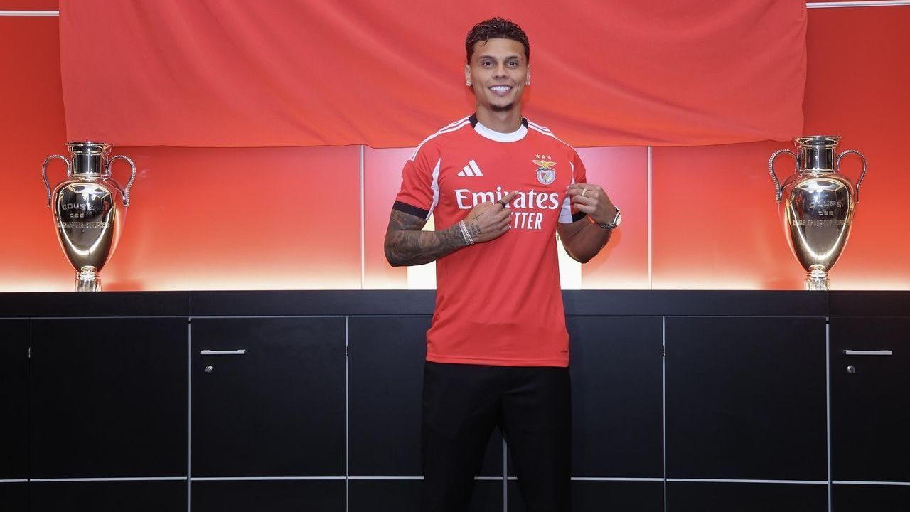 Richard Ríos é apresentado pelo Benfica