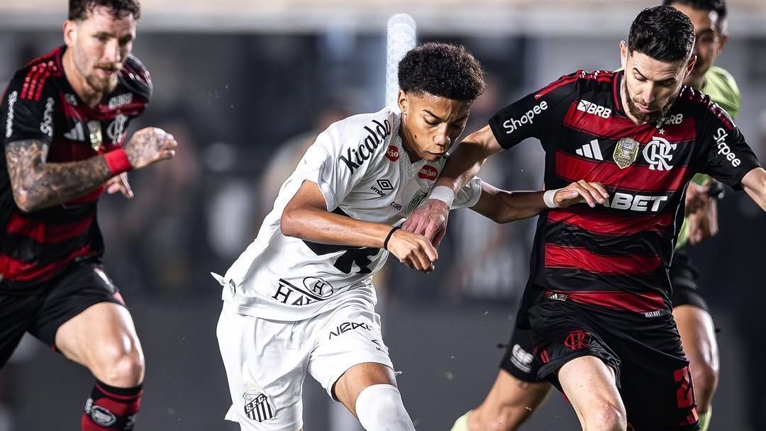 Robinho Jr em partida contra o Flamengo, pelo Brasileirão