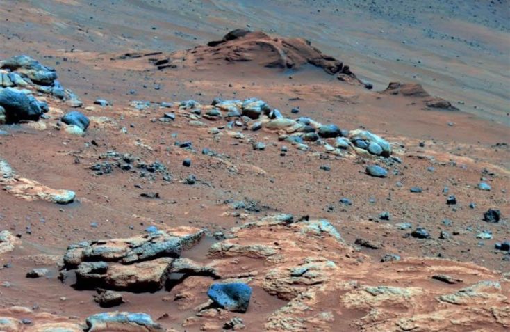 Dissolved in water in Mars, CO₂ reacted with minerals to form carbonates • NASA/JPL/CALTECH/University of Cornell