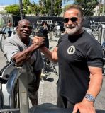 Ronnie Coleman e Arnold Schwarzenegger