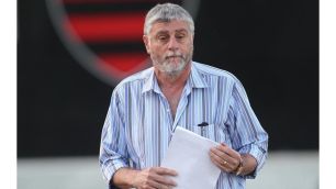 Flamengo demite chefe do departamento médico após polêmica com De La Cruz