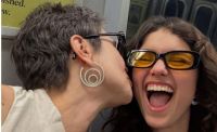 Filha de Sandra Annenberg posa com namorada, e ganha declaração da mãe