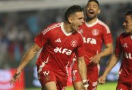 Inter vence Santos de Neymar na Vila Belmiro, e embala no Brasileirão