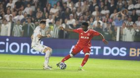 Lance de Santos x Internacional pelo Brasileiro