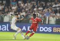 Inter vence Santos de Neymar na Vila Belmiro, e embala no Brasileirão