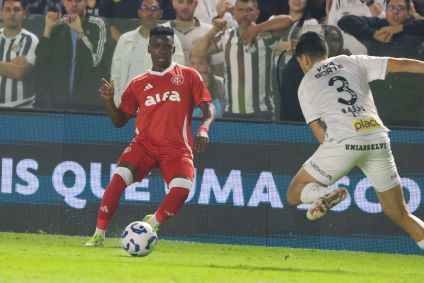 Lance de Santos x Internacional pelo Brasileiro