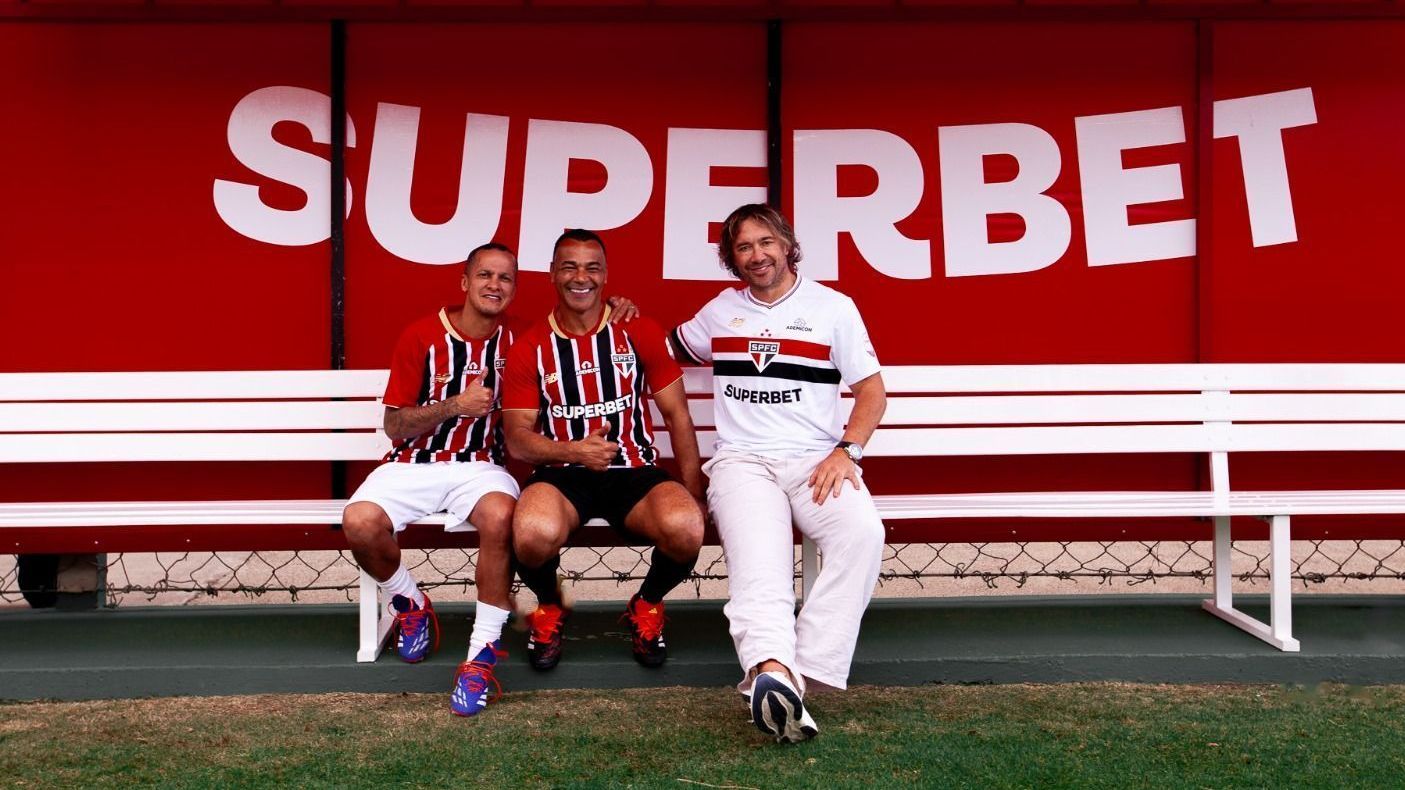 Souza, Cafu e Lugano em evento de nova identidade visual do CT do São Paulo