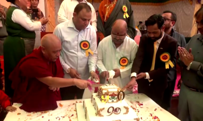 Dalai Lama completa 90 anos e seguidores se reúnem na Índia para comemorar