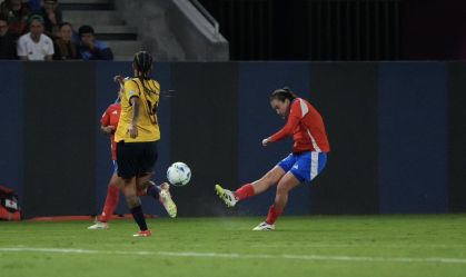 Copa América: jogadora faz golaço de longe, e Chile bate o Equador; veja