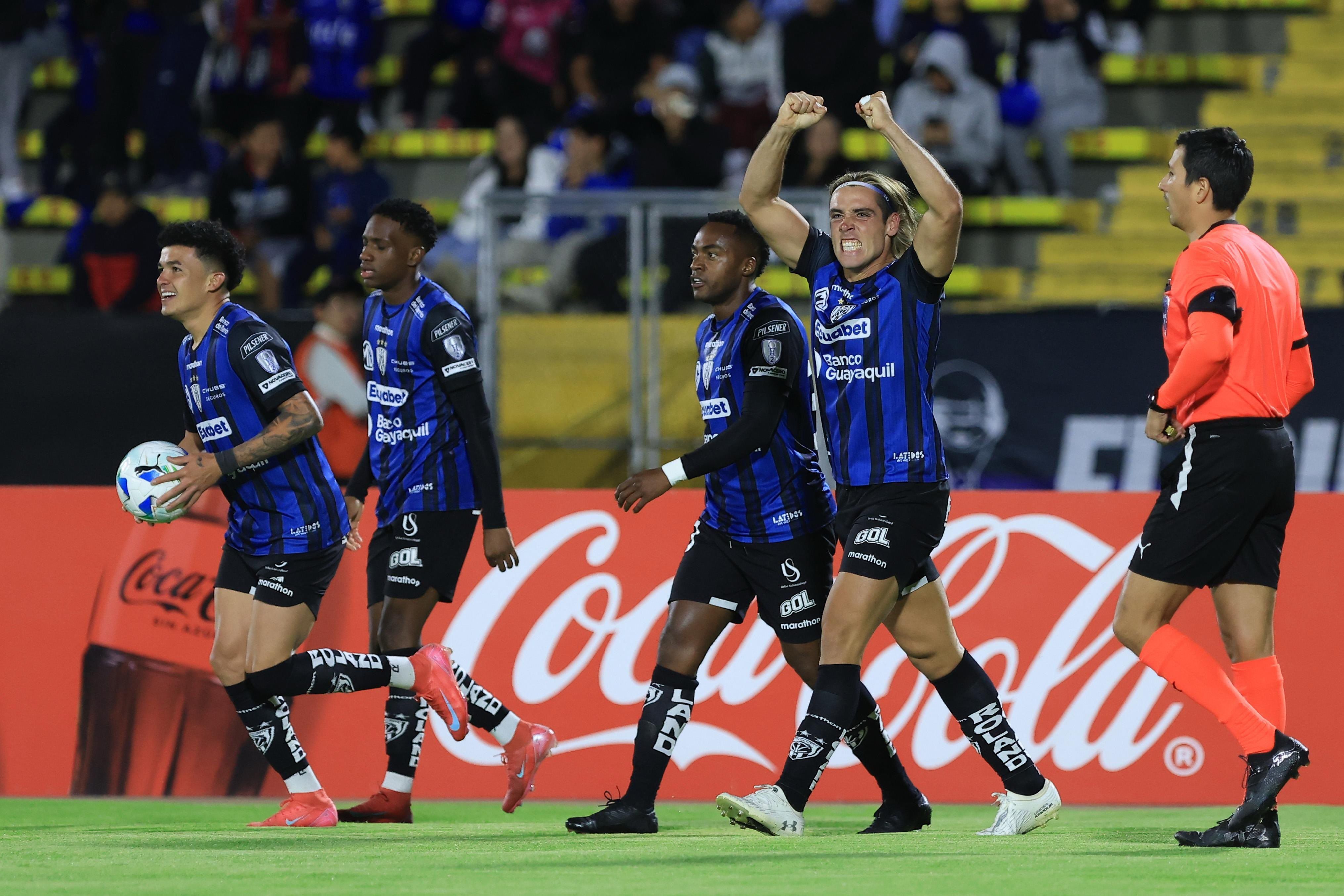 Spinelli comemora seu gol em Independiente Del Valle x Vasco, pela Sul-Americana