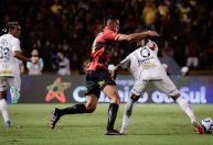 Santos de Neymar consegue empate heroico contra o Sport e deixa o Z4
