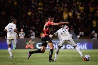 Santos de Neymar consegue empate heroico contra o Sport e deixa o Z4