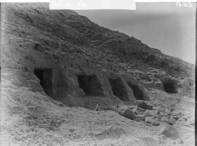 O pote de barro foi encontrado dentro de um túmulo escavado na rocha em Nuwayrat, ao sul do Cairo • Museu de Arqueologia Garstang, Universidade de Liverpool