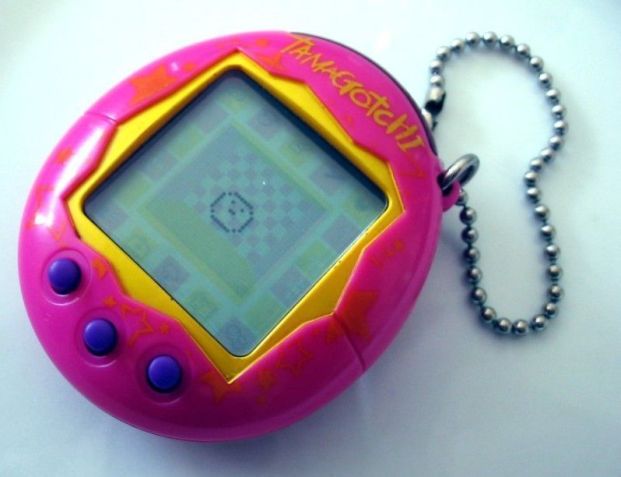Em 2026, a companhia comemora 30 anos desde o lançamento do primeiro Tamagotchi • Wikimedia Commons/Tomasz Sienicki