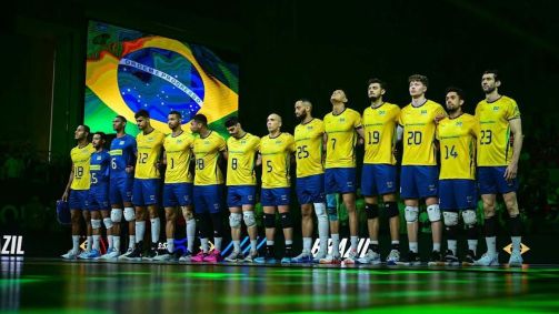 Seleção Masculina de Vôlei no hino nacional