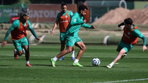 Jogadores do Palmeiras treinam para o duelo contra o Mirassol