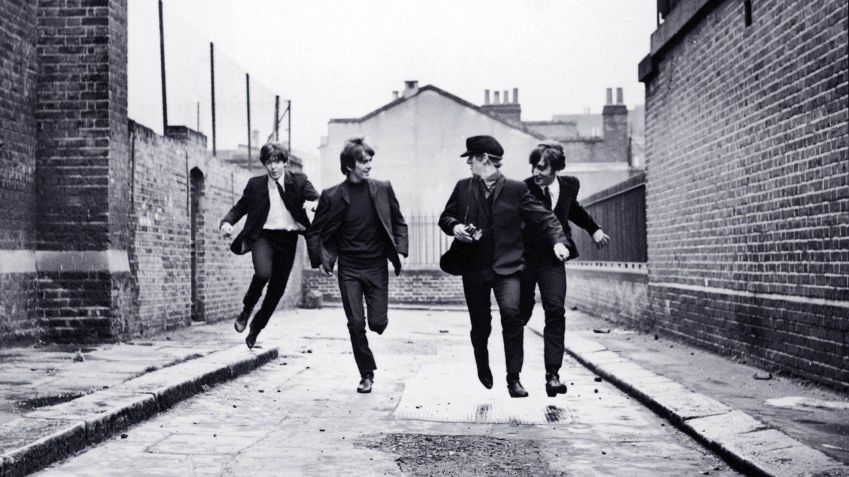 Paul, Ringo, John and George on the scene of "The Kings of Iê Iê" • Reproduction