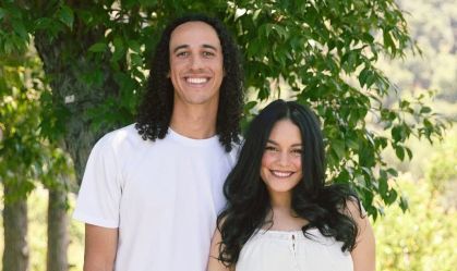 Vanessa Hudgens mostra barrigão ao anunciar gravidez do segundo filho