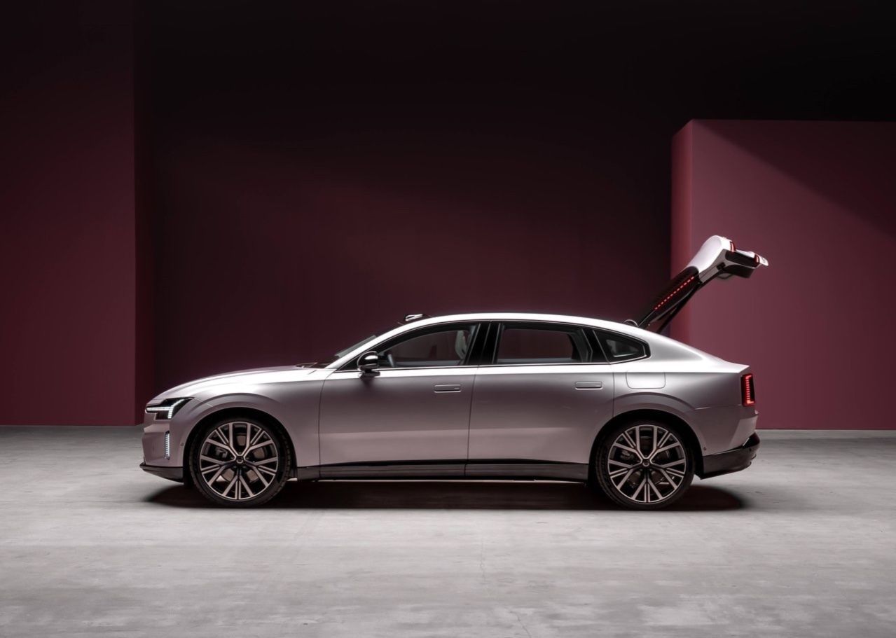 Volvo ES90 segue linguagem visual da marca • Volvo/Divulgação