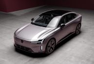 Volvo ES90 inicia produção em escala; modelo chega no Brasil em 2026