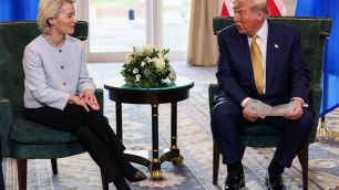 Estados Unidos e União Europeia fecham acordo e reduzem tarifas para 15%