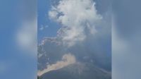 Vídeo: Vulcão entra em erupção na Indonésia pela 2ª vez em menos de um mês