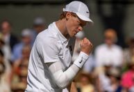 Jannik Sinner anuncia volta de preparador físico após polêmica com doping