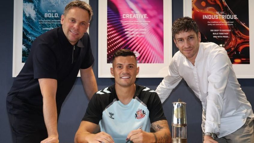 Granit Xhaka acertou com o Sunderland • Reprodução/sunderlandafc