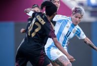 Atacante do Grêmio marca no fim, e Argentina vence Peru pela Copa América