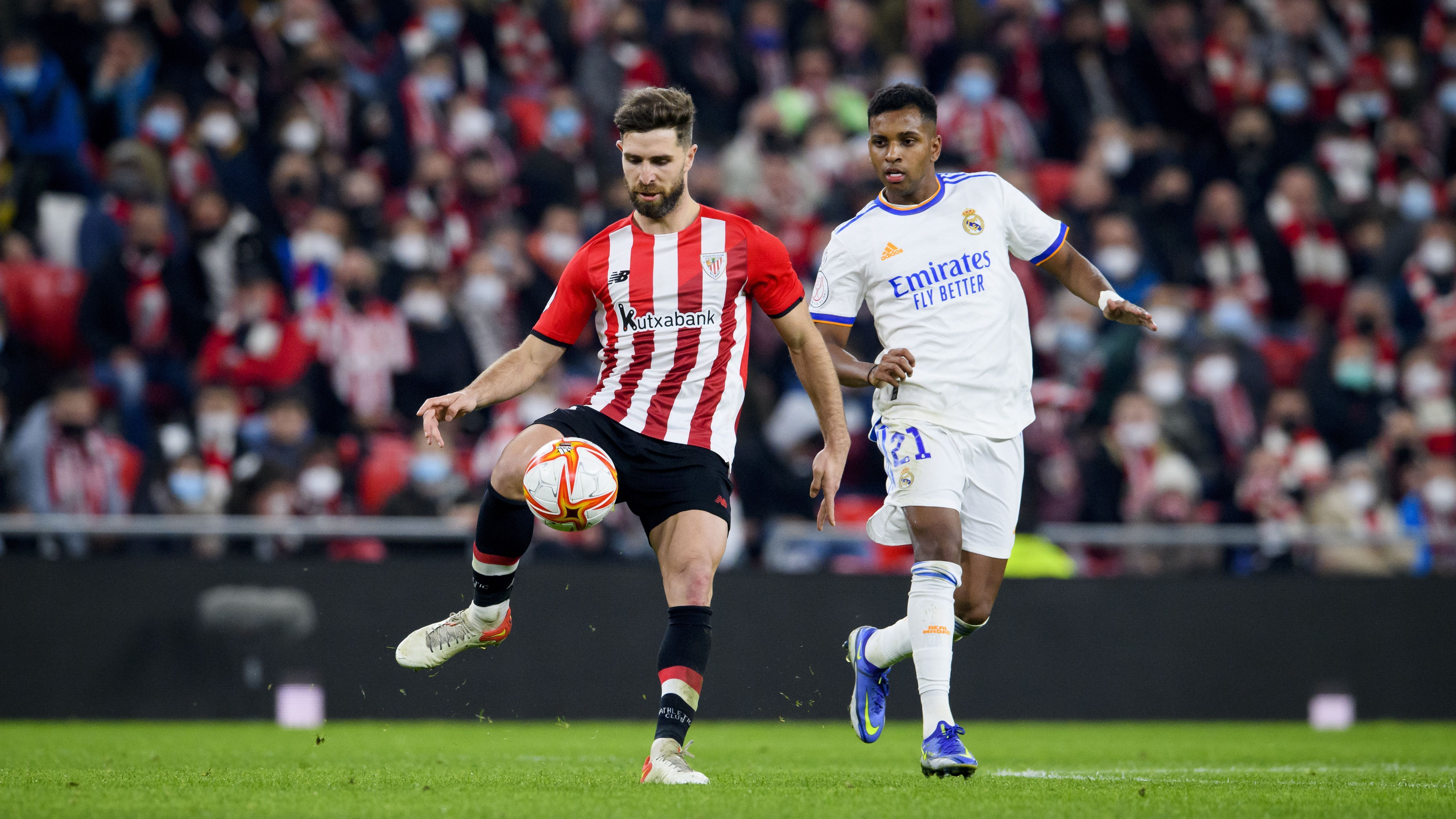 Yeray Alvarez, do Athletic Bilbao, em ação contra o Real Madrid