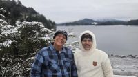 Zeca Pagodinho curte férias com a família em Bariloche; veja fotos