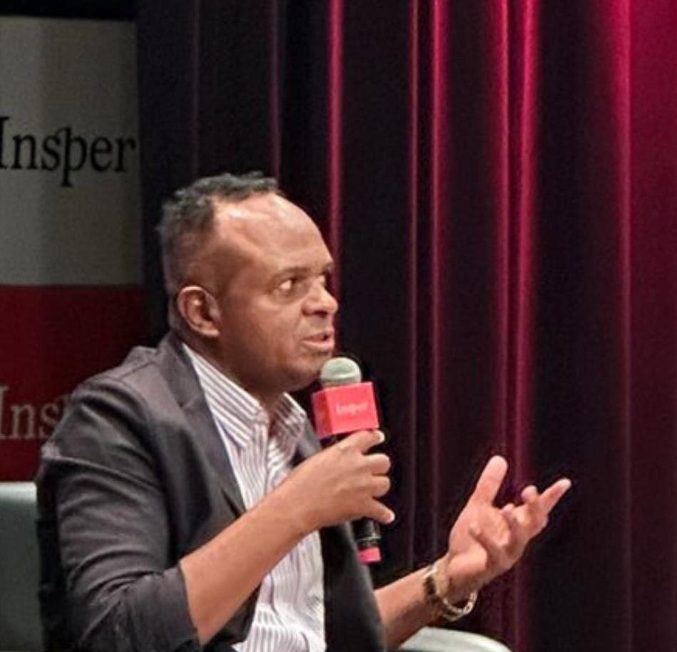 Maurício Pestana, durante lançamento do livro A Loteria do Nascimento •