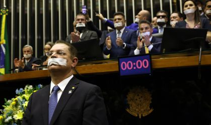 Como foi a primeira noite de ocupação da direita nos plenários do Congresso