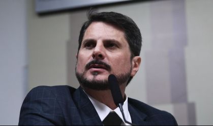Oposição critica decisão contra Do Val e indica pressão a Alcolumbre