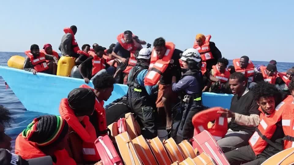 Organização beneficente alemã Sea-Watch resgata 73 migrantes na costa da Líbia