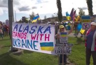 Protesto pró-Ucrânia acontece no Alasca antes de encontro de Trump e Putin