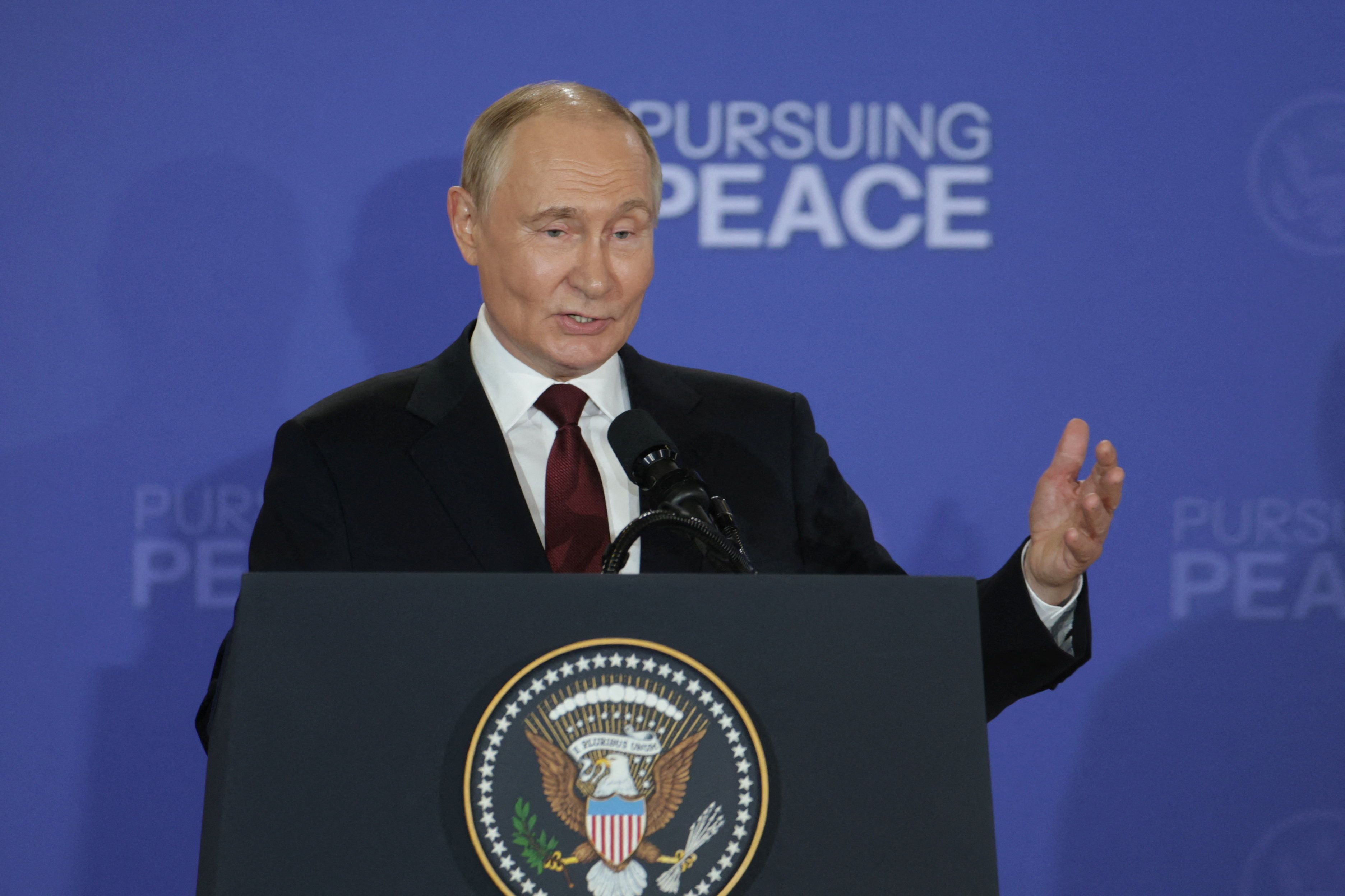 Putin participa com Trump de coletiva de imprensa após reunião no Alasca