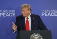 Trump diz que tem vários telefonemas a fazer depois de cúpula com Putin