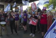 Manifestantes convocam greve geral em Israel pelo retorno dos reféns