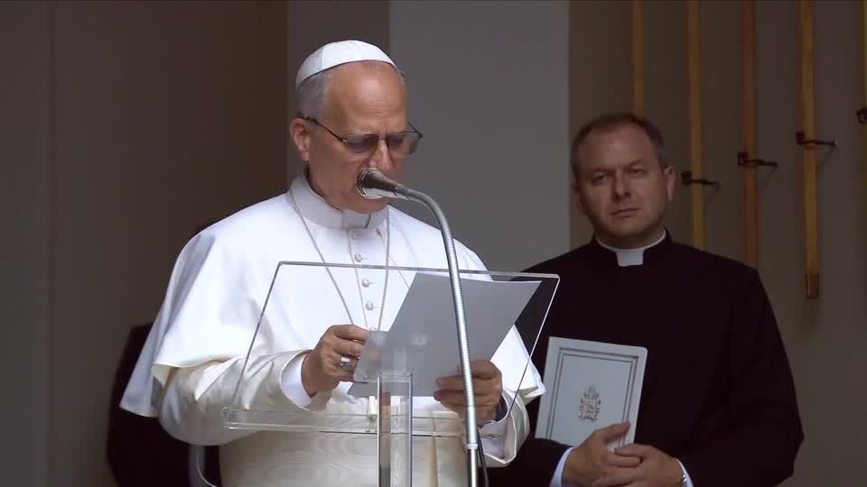 Papa Leão conduzindo orações do Angelus