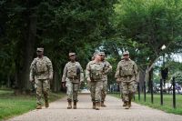 Governadores republicanos enviam militares a Washington em apoio a Trump