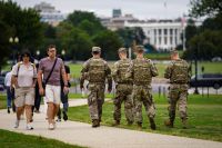 Policiamento de Trump envia tropas a locais mais seguros de Washington