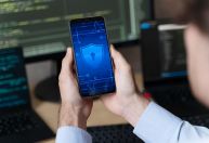 Donos de iPhone são menos cuidadosos com segurança digital, diz estudo