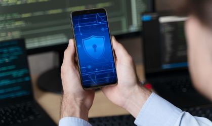 Donos de iPhone são menos cuidadosos com segurança digital, diz estudo