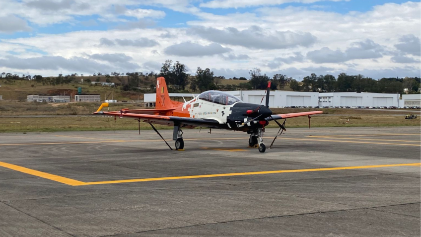 Avião Embraer EMB-312, o "Tucano" • Rafael Villarroel/CNN
