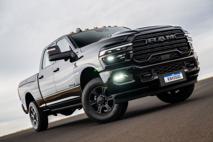 RAM 3500 na versão Night Edition • Divulgação
